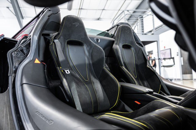 Used 2022 McLaren 720S Performance photo 33