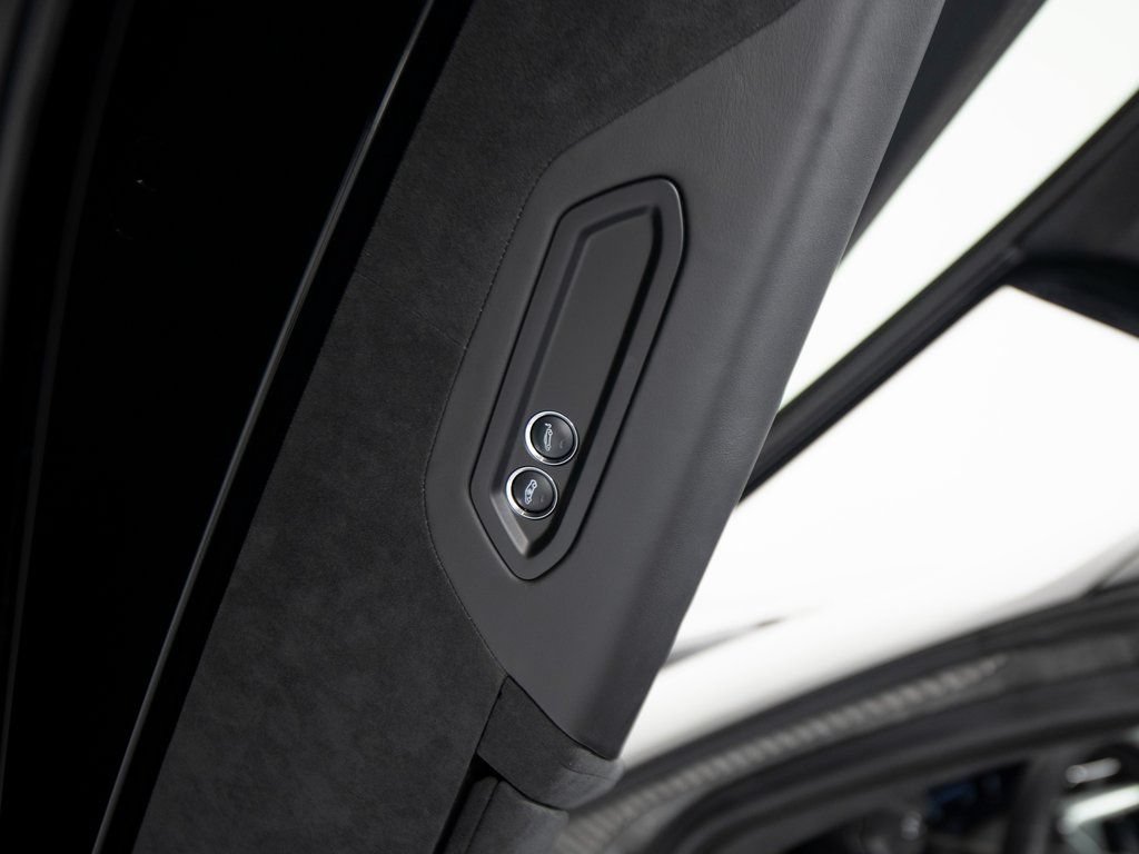 Used 2025 McLaren 750S photo 11
