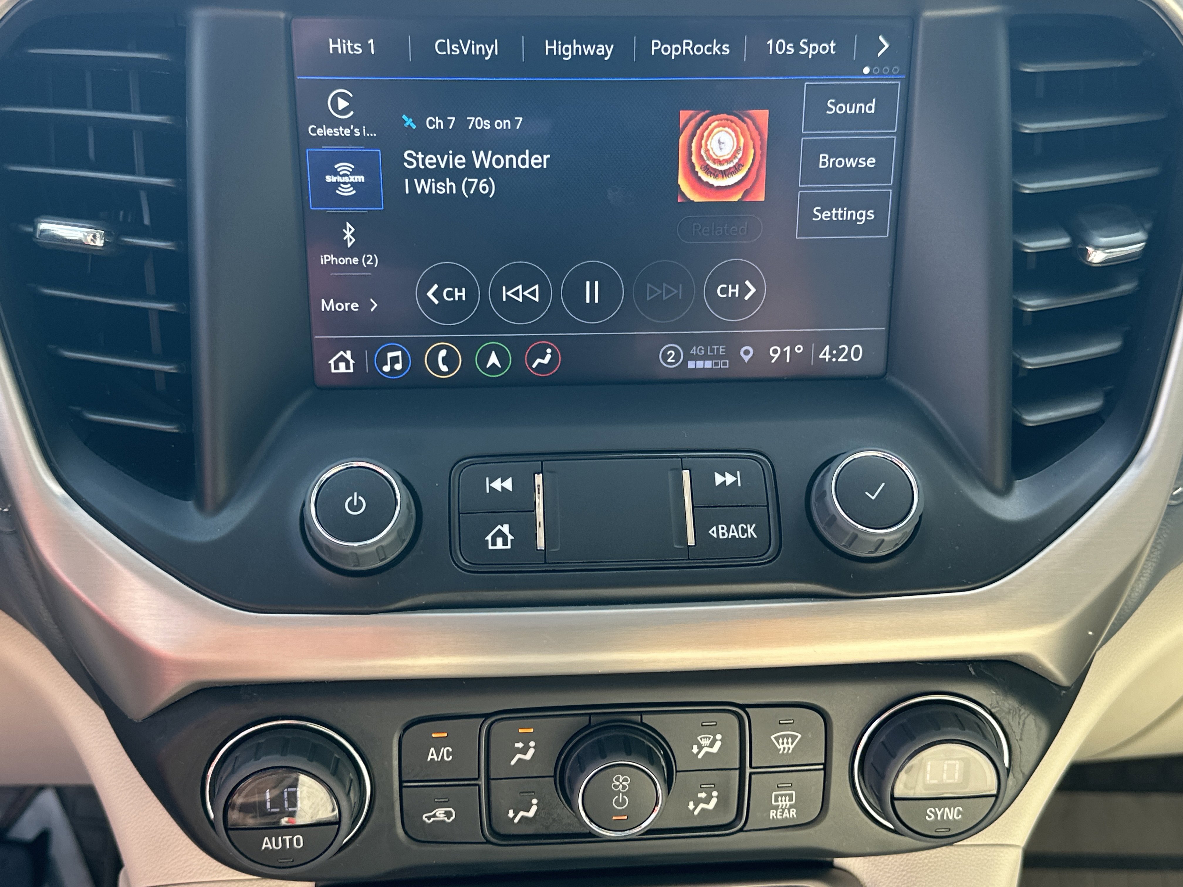 2023 GMC Acadia Denali