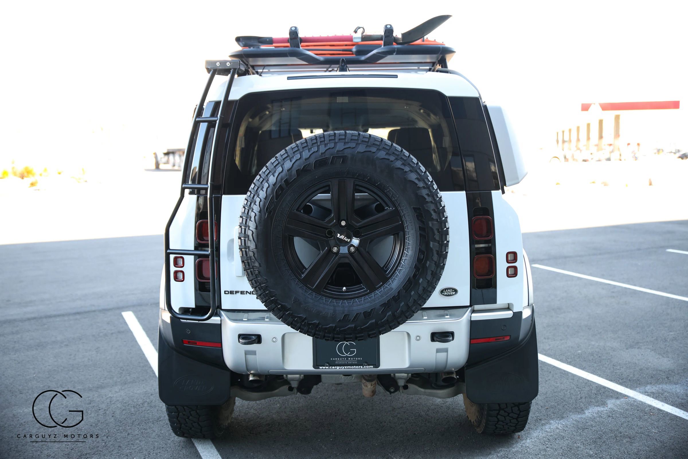 2021 Land Rover Defender 110 SE