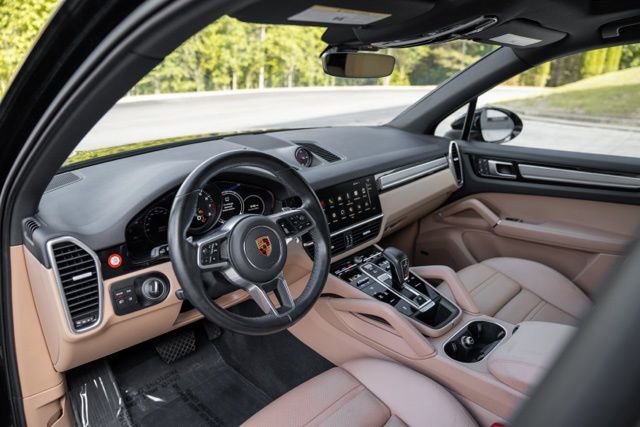 2022 Porsche Cayenne Platinum Edition