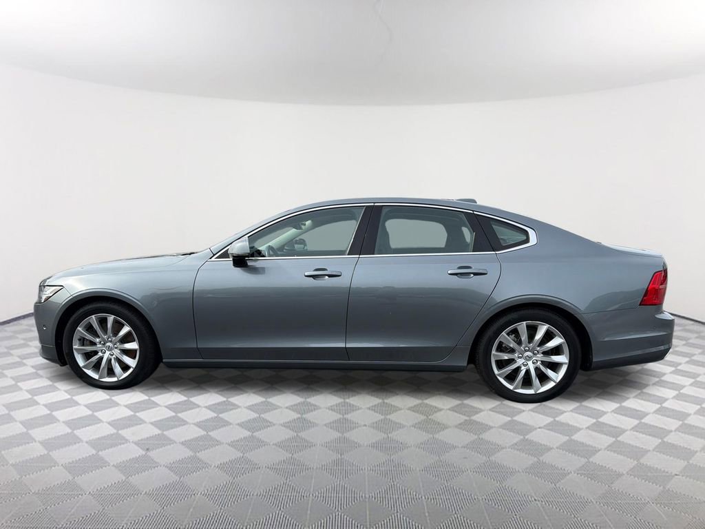 2017 Volvo S90 T6 Momentum
