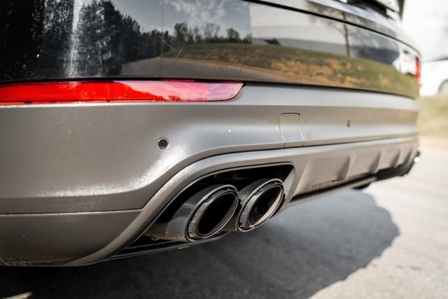 2023 Porsche Cayenne Platinum Edition