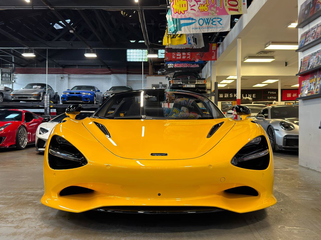 Used 2024 McLaren 750S Spider photo 2