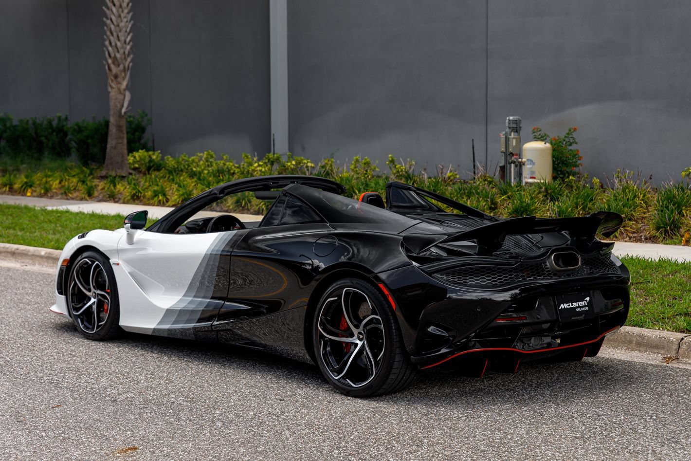 Used 2024 McLaren 750S Spider photo 26