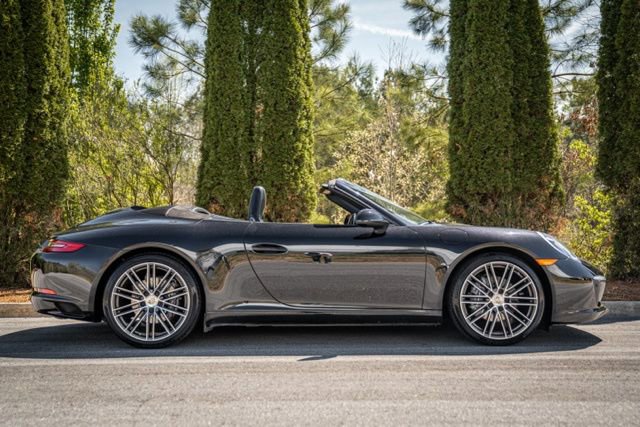 2019 Porsche 911 Carrera