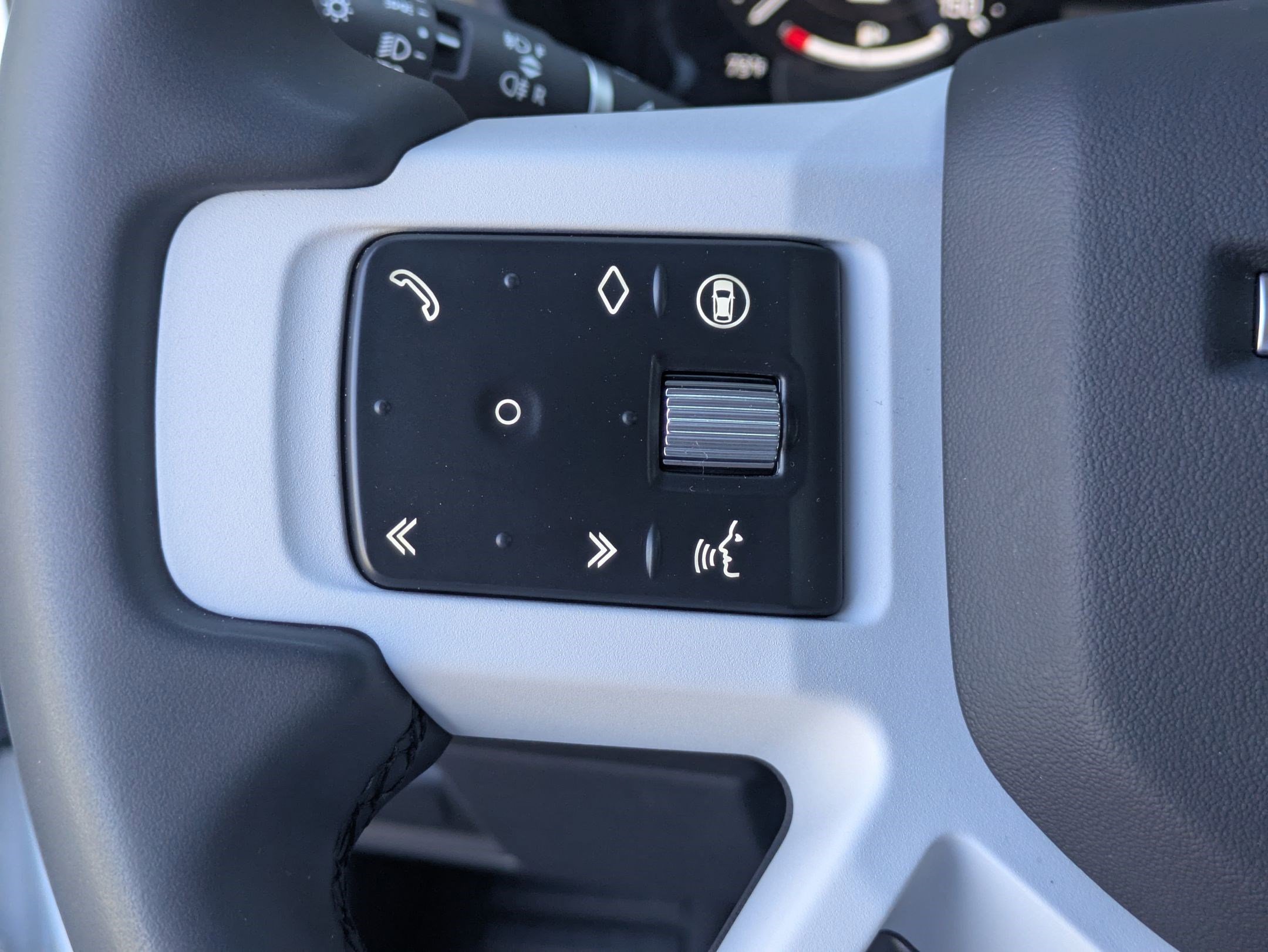 2025 Land Rover Defender 110 S