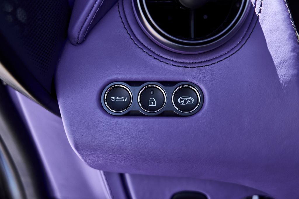 Used 2022 McLaren 765LT photo 50