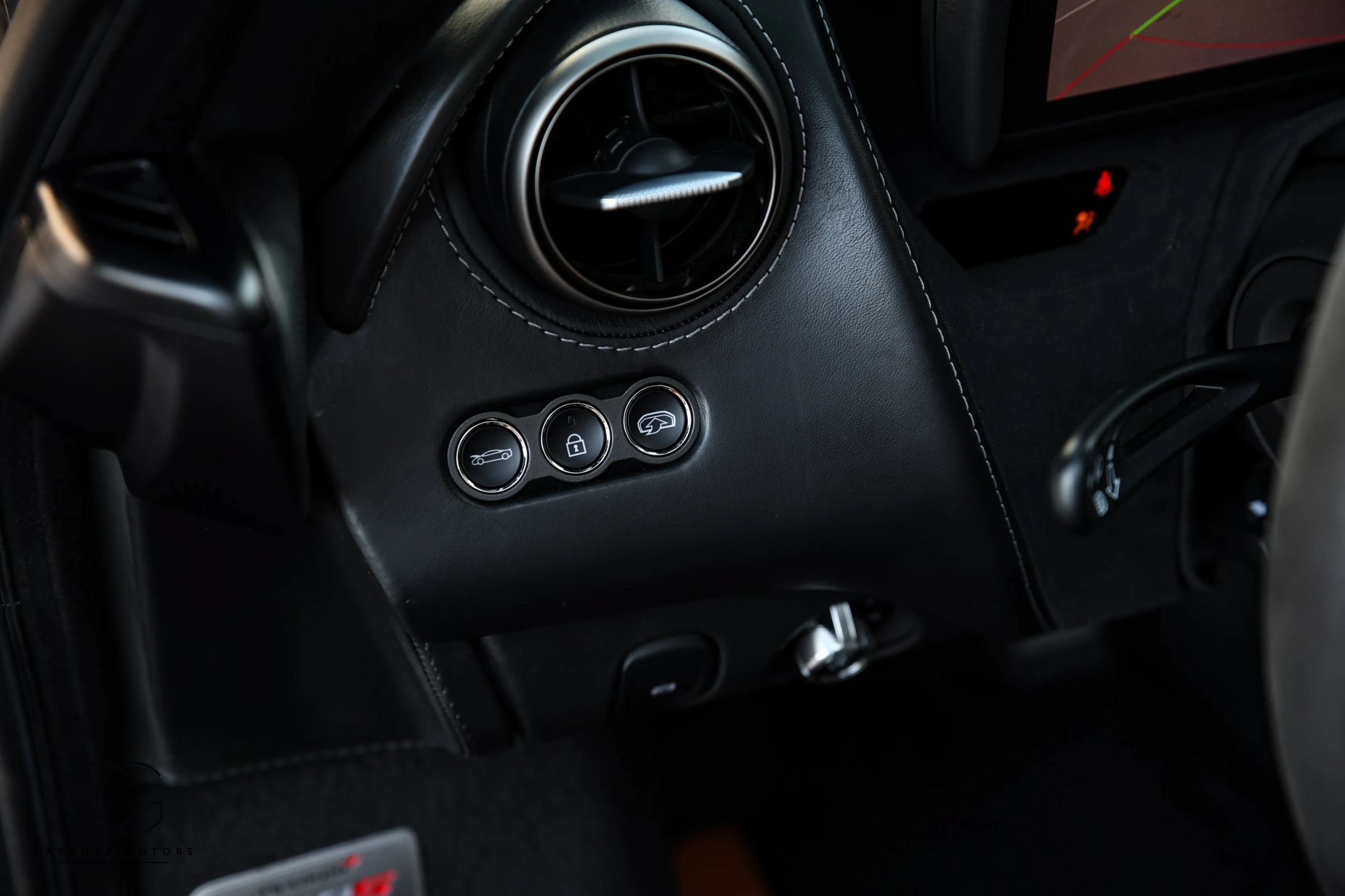 Used 2018 McLaren 720S photo 31