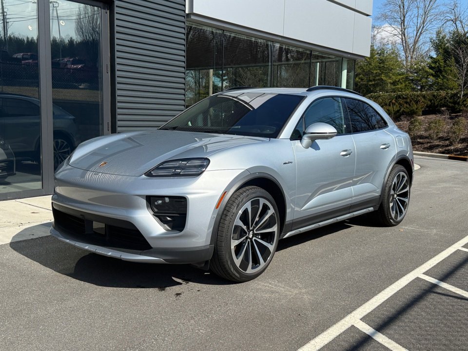 2025 Porsche Macan Electric