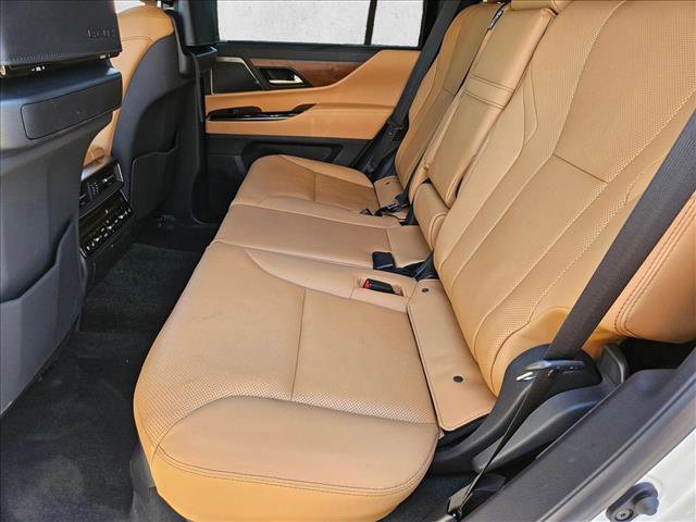 2025 Lexus LX 700h Luxury