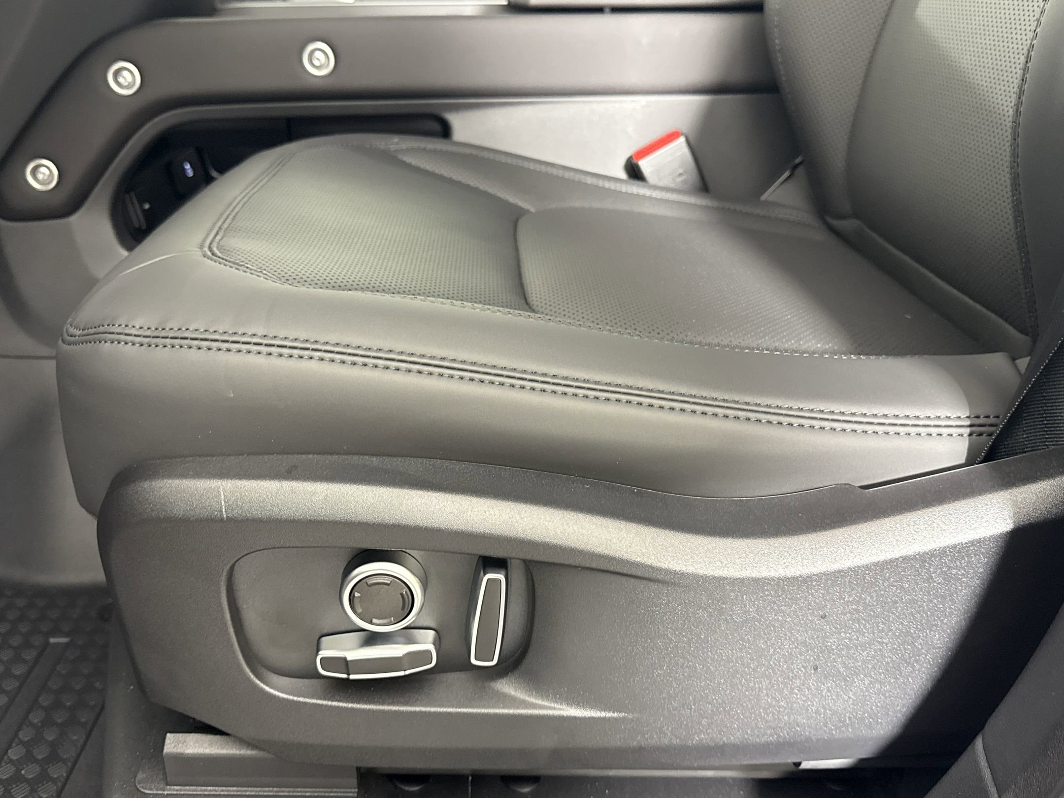 2026 Land Rover Defender 130 S