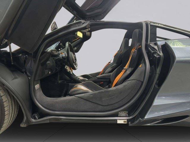 Used 2018 McLaren 720S photo 40