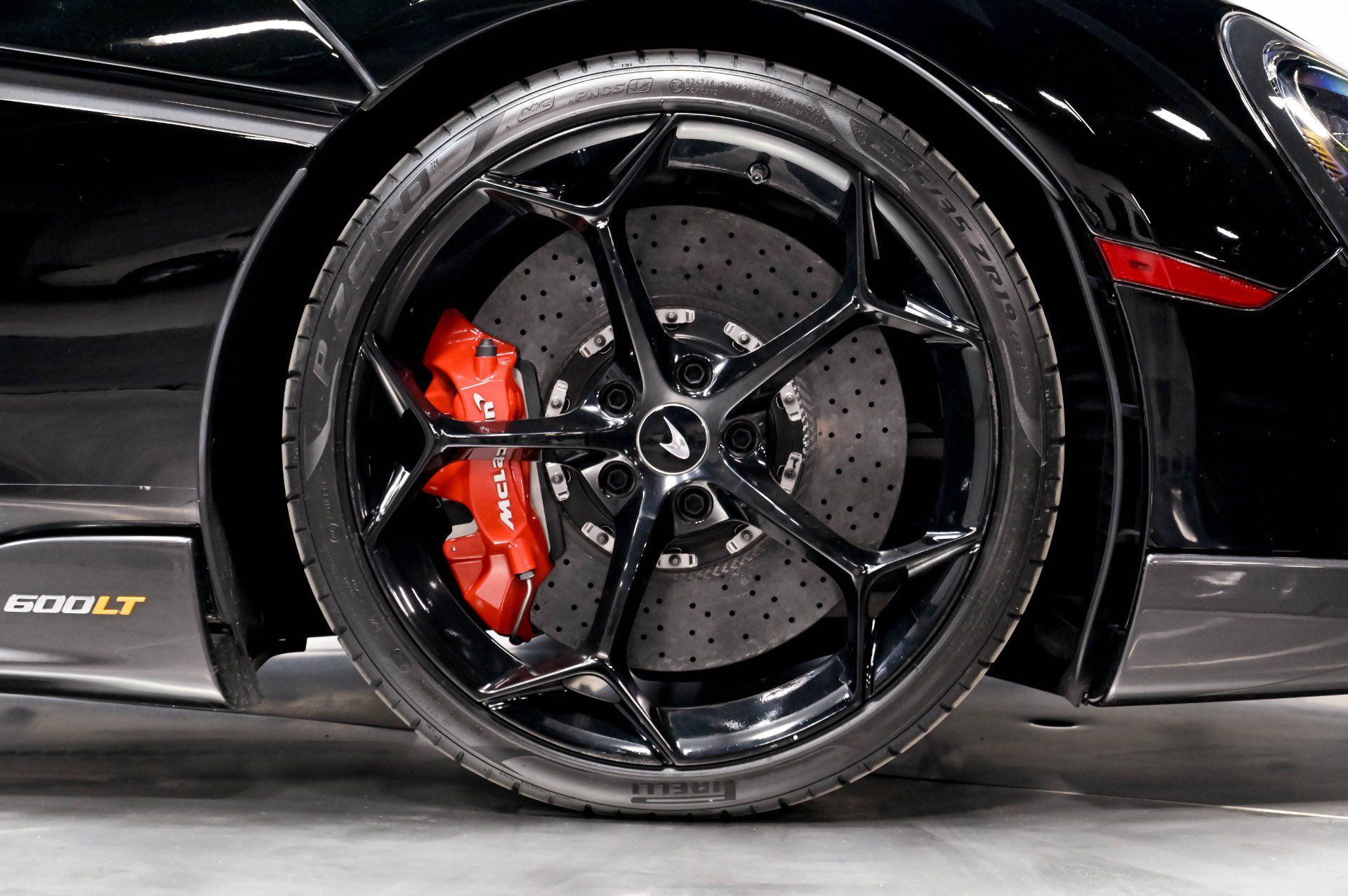 Used 2019 McLaren 600LT photo 19