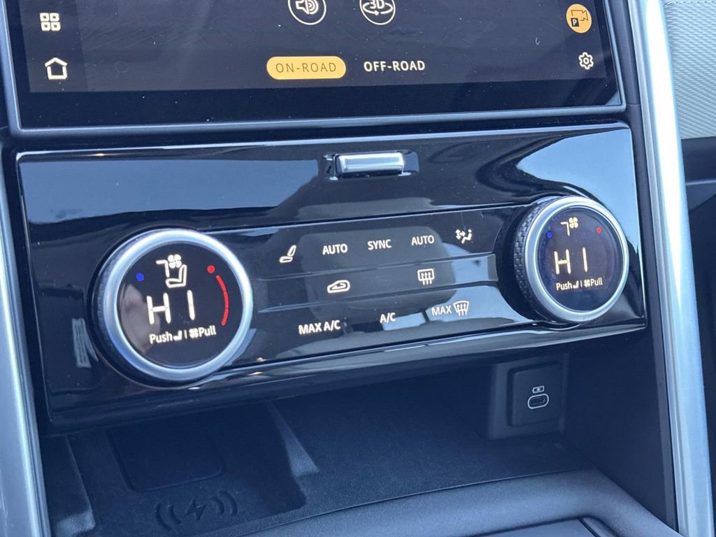 2025 Land Rover Discovery Dynamic SE