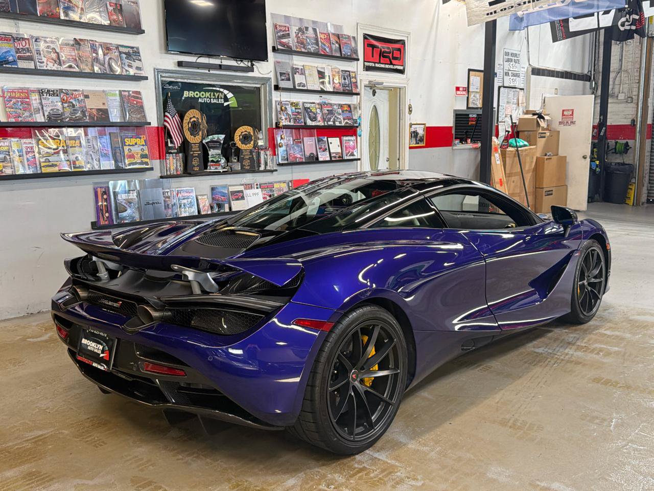 Used 2018 McLaren 720S photo 7