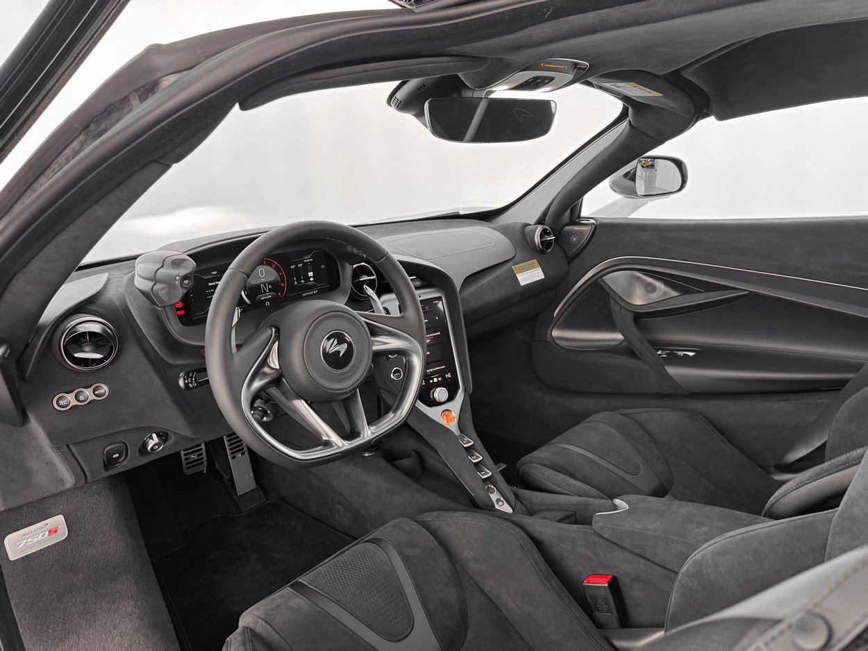 Used 2026 McLaren 750S photo 16
