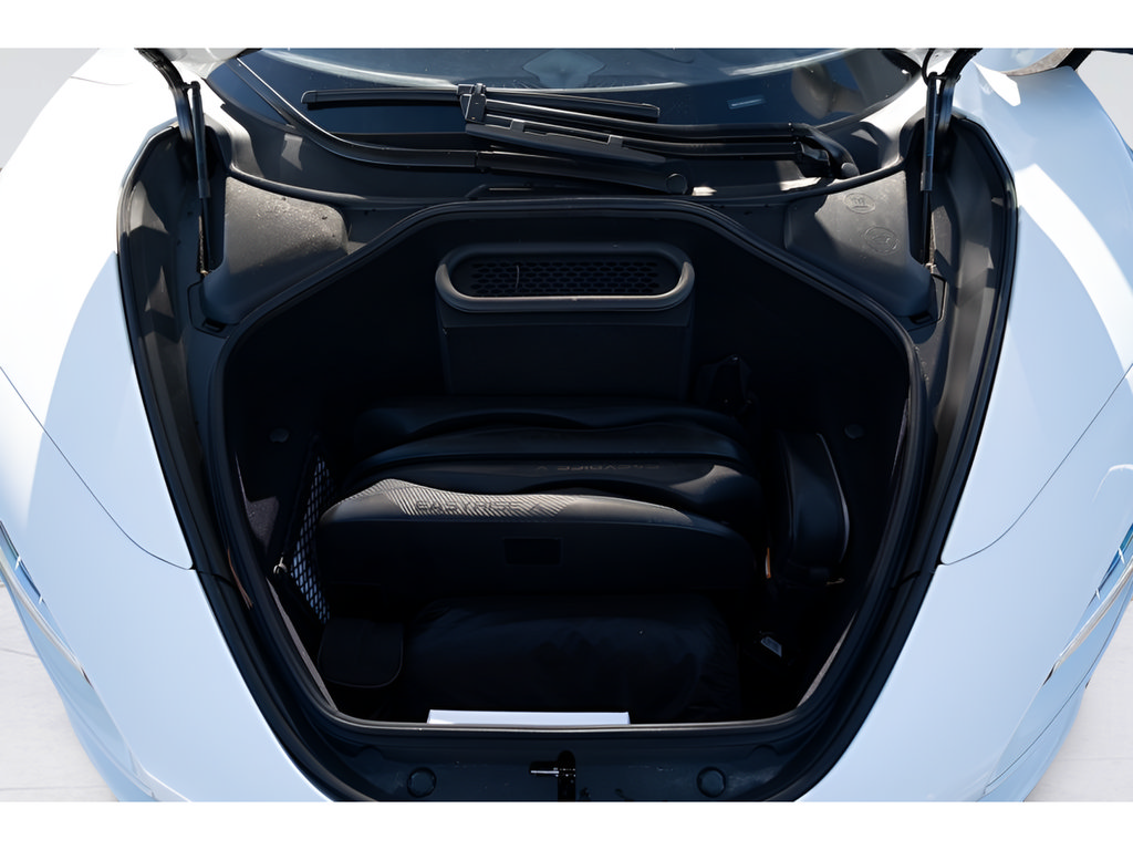 New 2026 McLaren 750S photo 37