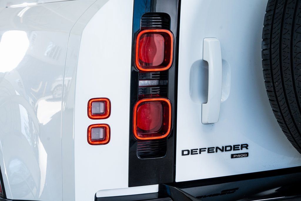 2023 Land Rover Defender 110 X-Dynamic SE