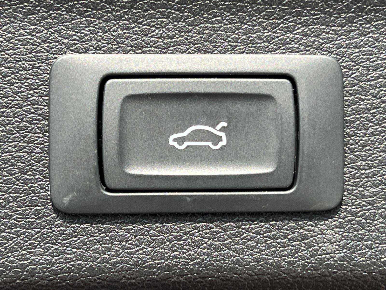 2025 Audi Q3 2.0T Premium