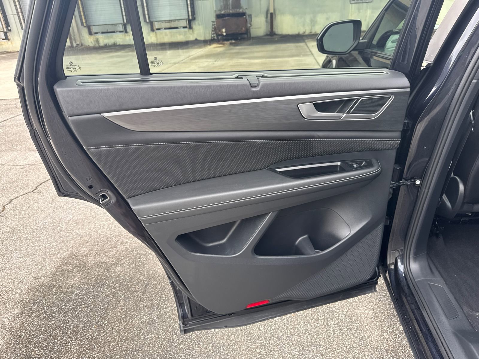 2025 Volkswagen Atlas Cross Sport SE