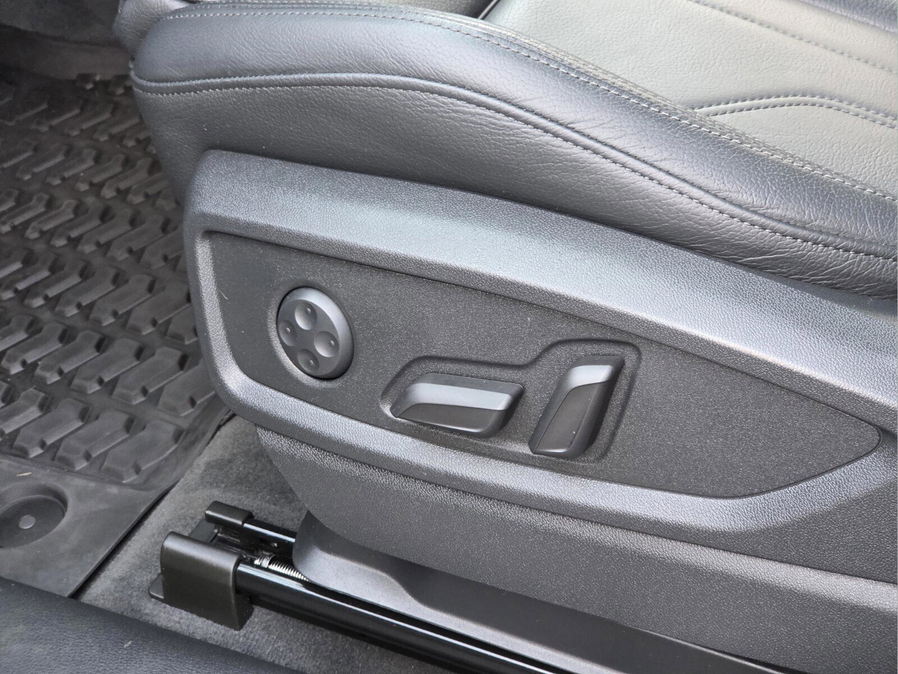 2020 Audi Q5 2.0T Titanium Premium Plus