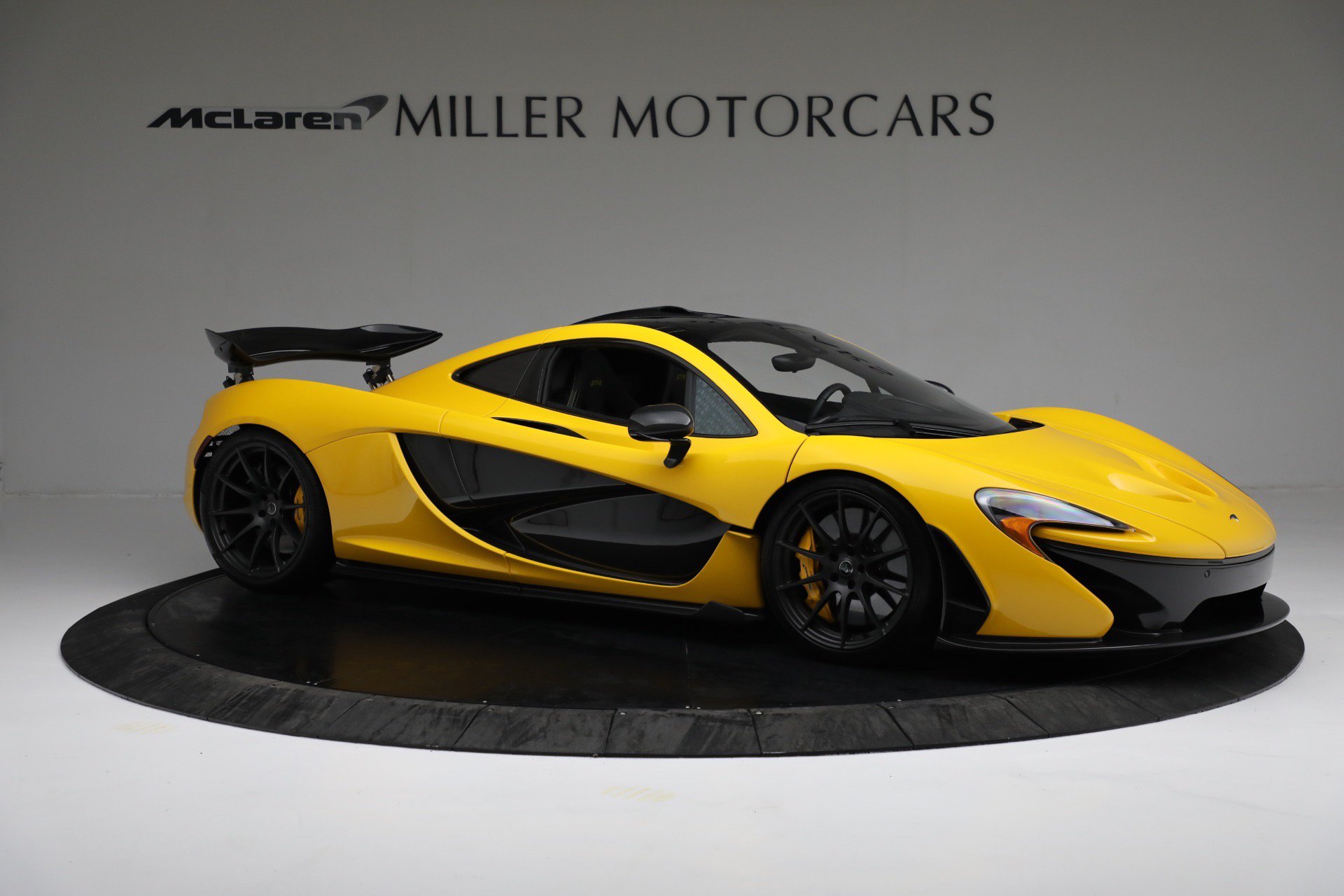 Used 2015 McLaren P1 photo 9