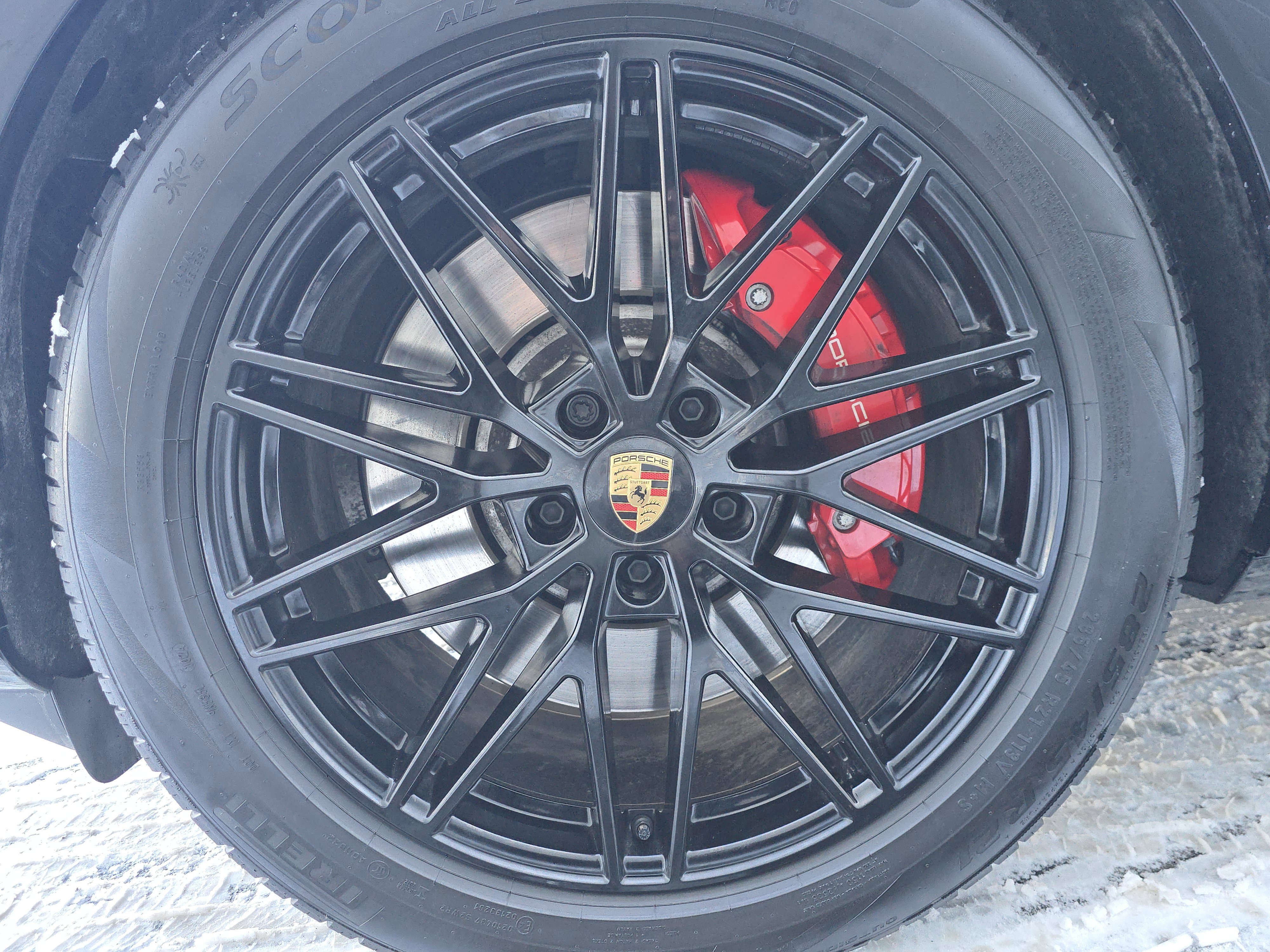 2025 Porsche Cayenne GTS