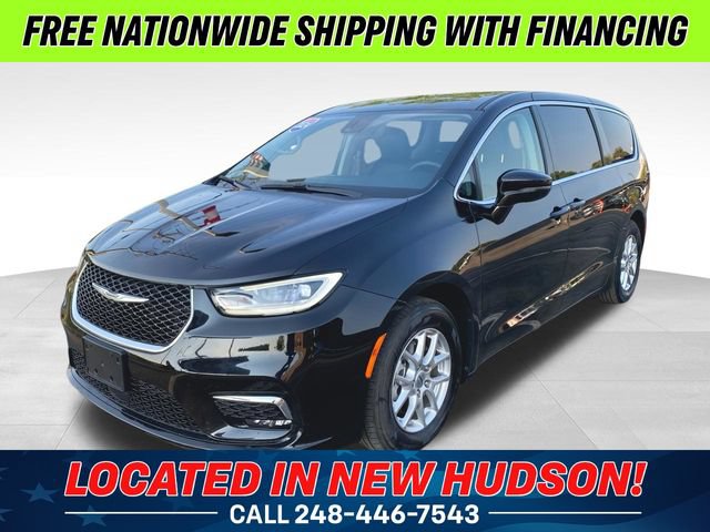Used 2024 Chrysler Pacifica Touring-L