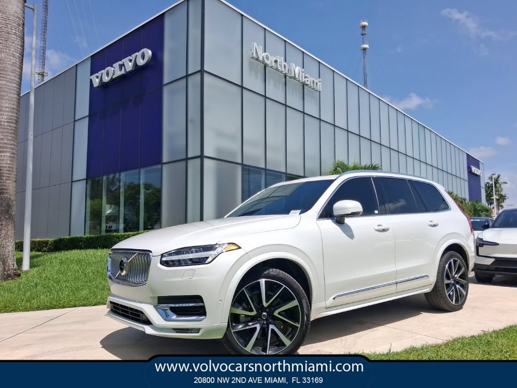 Certified 2025 Volvo XC90 B5 Plus w/ Protection Package Premier