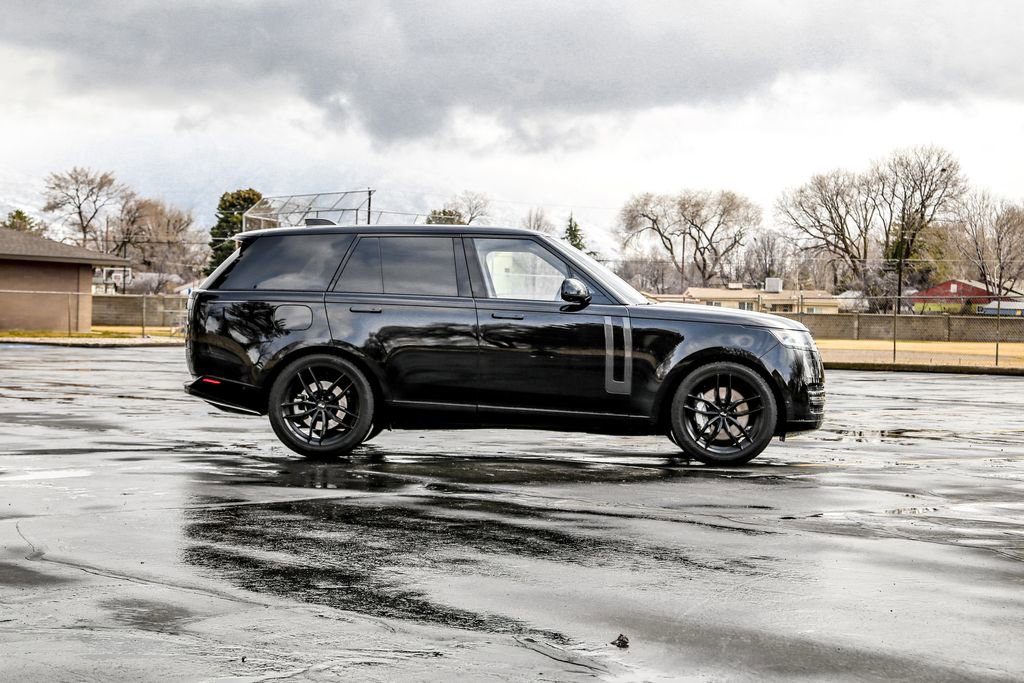 2023 Land Rover Range Rover SE