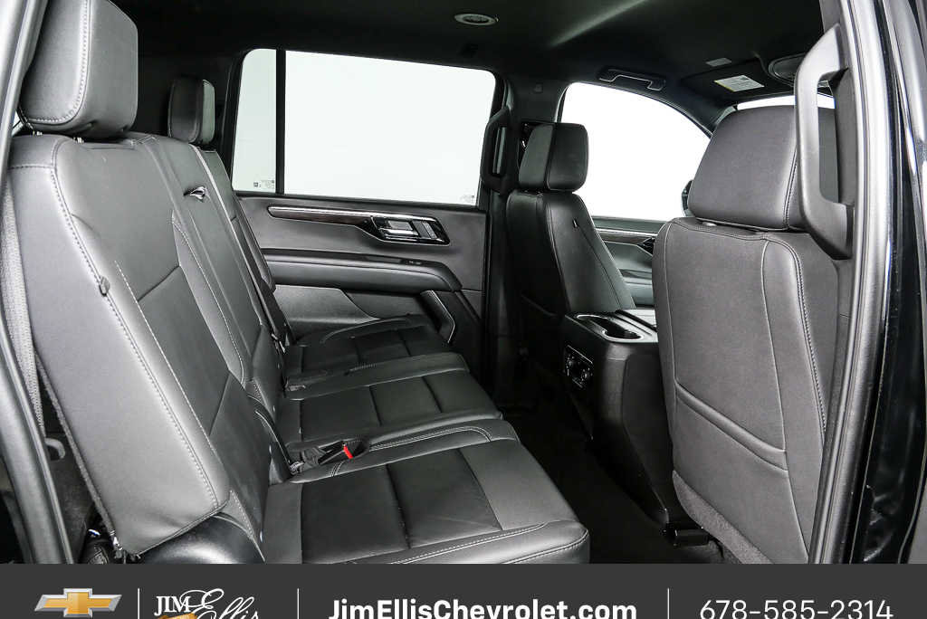 2025 Chevrolet Suburban LT