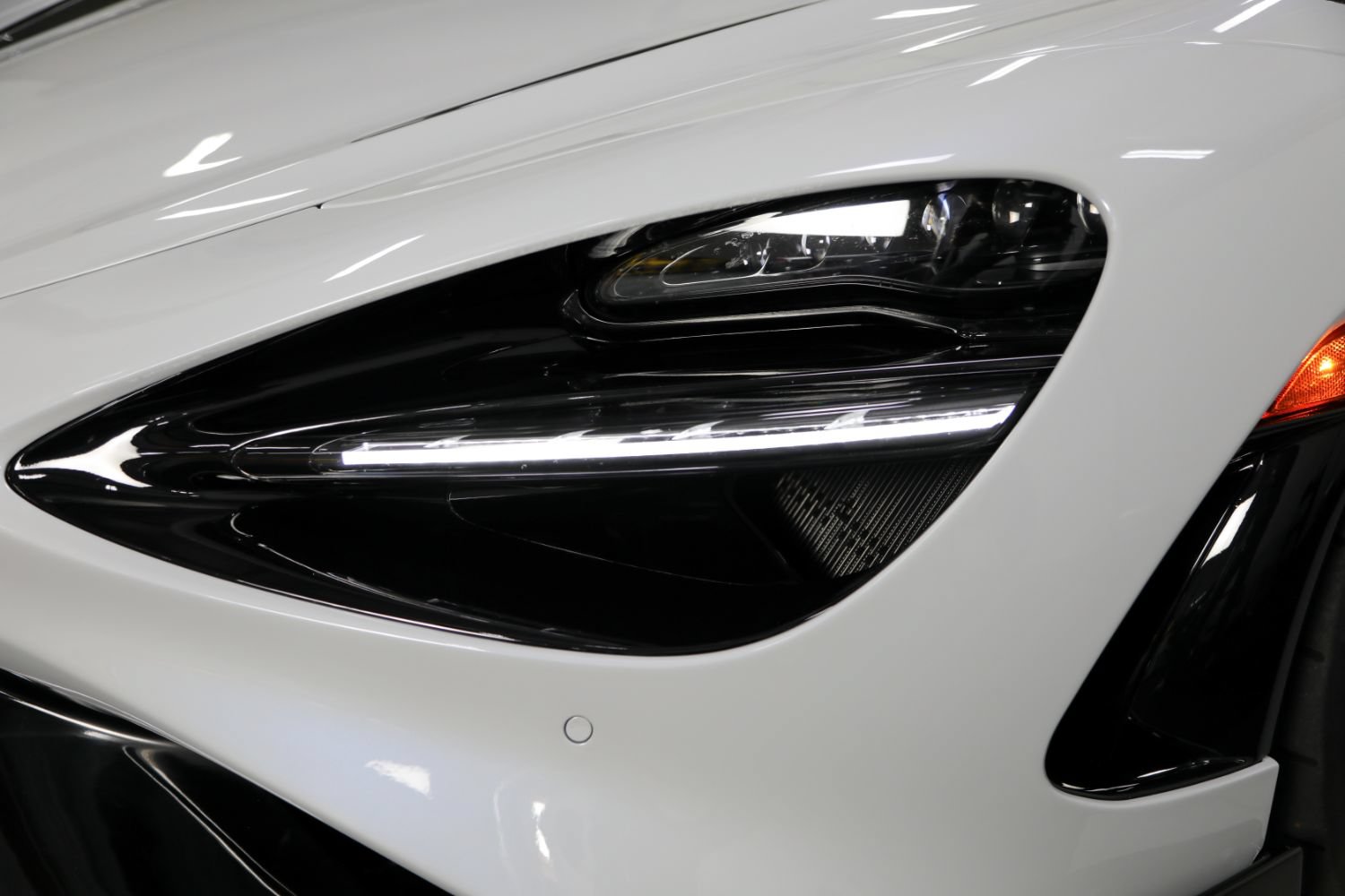 Used 2022 McLaren 765LT photo 17