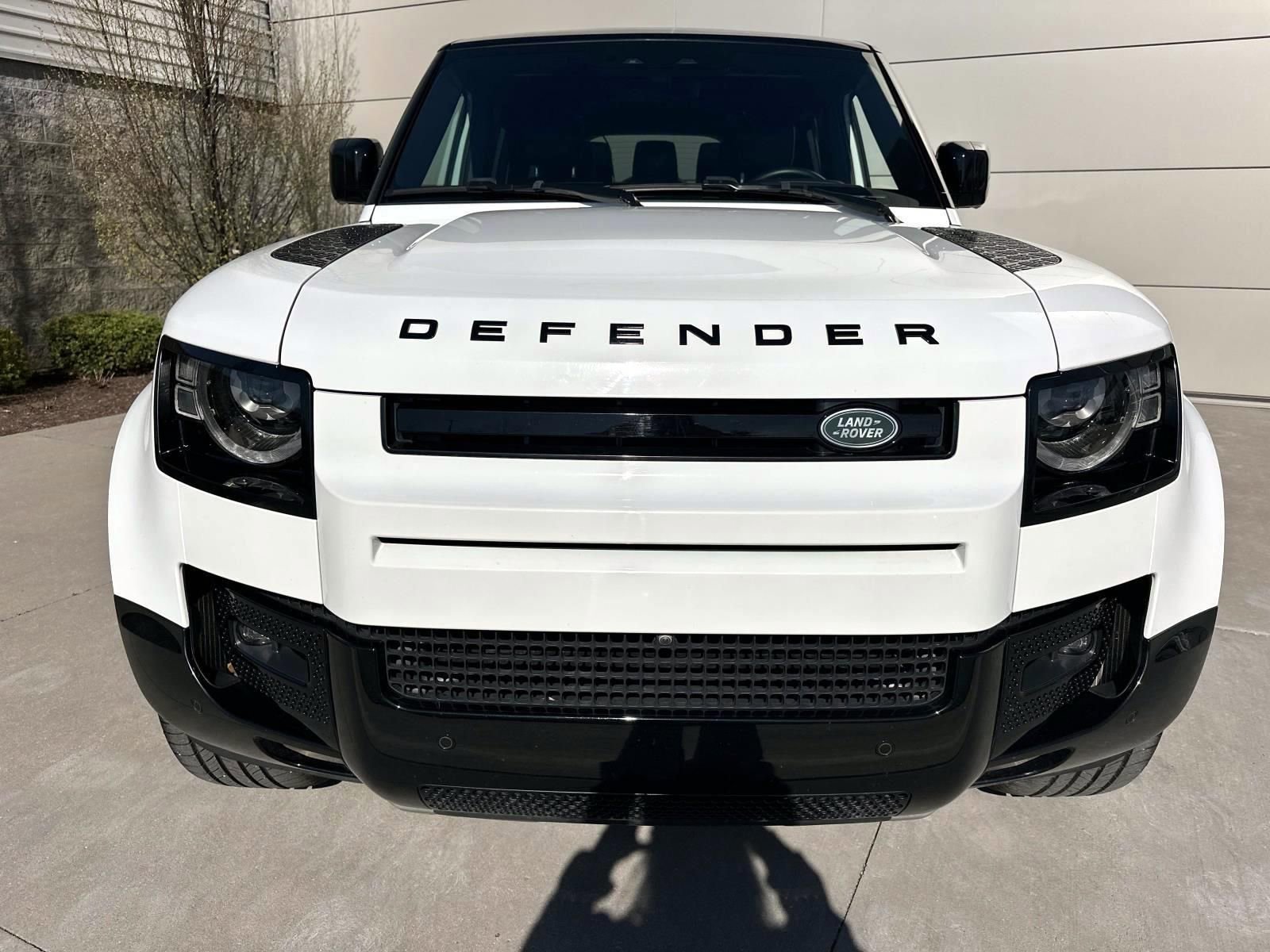 2024 Land Rover Defender 130 X-Dynamic SE