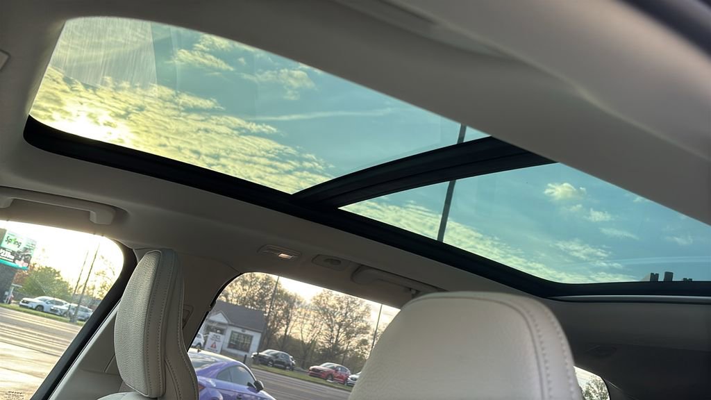 2025 Volvo Xc90 B6 Plus