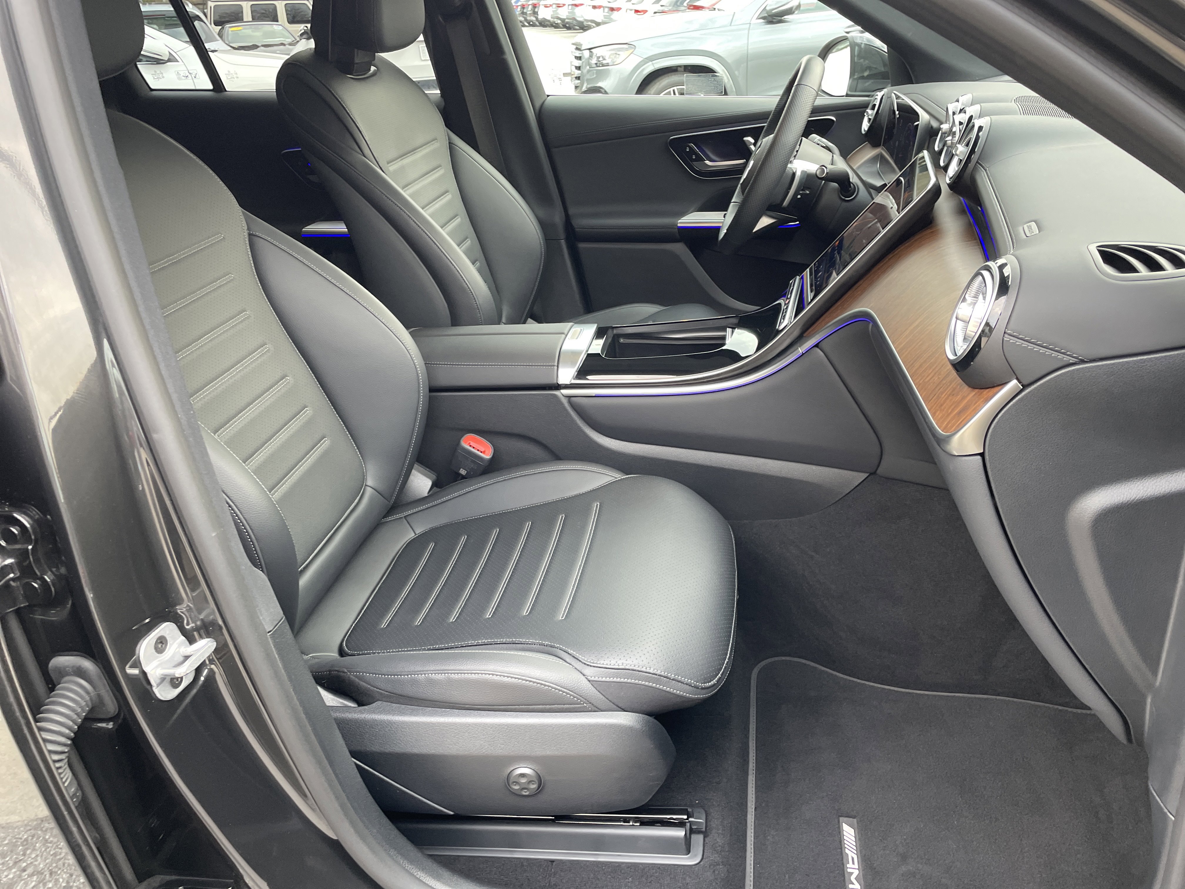 2025 Mercedes-Benz GLC 300 4MATIC