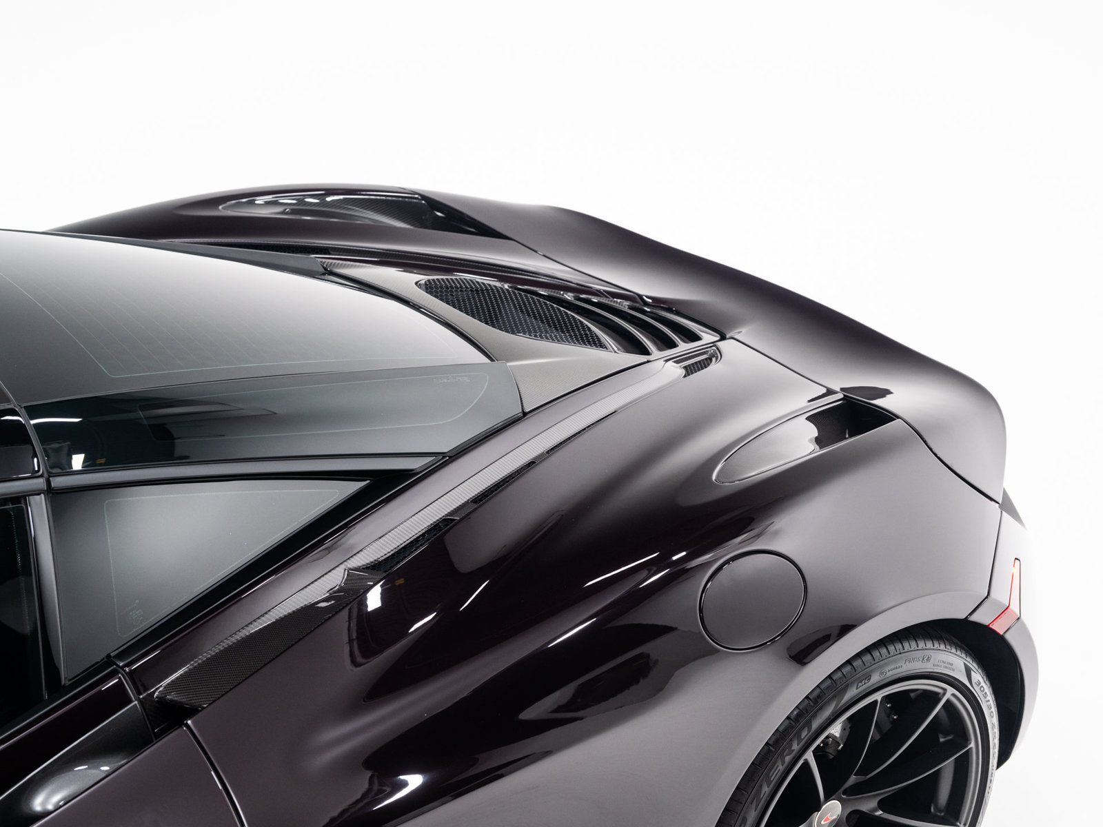 Used 2018 McLaren 720S Luxury photo 27