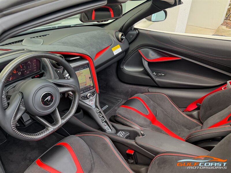Used 2021 McLaren 720S Performance photo 16