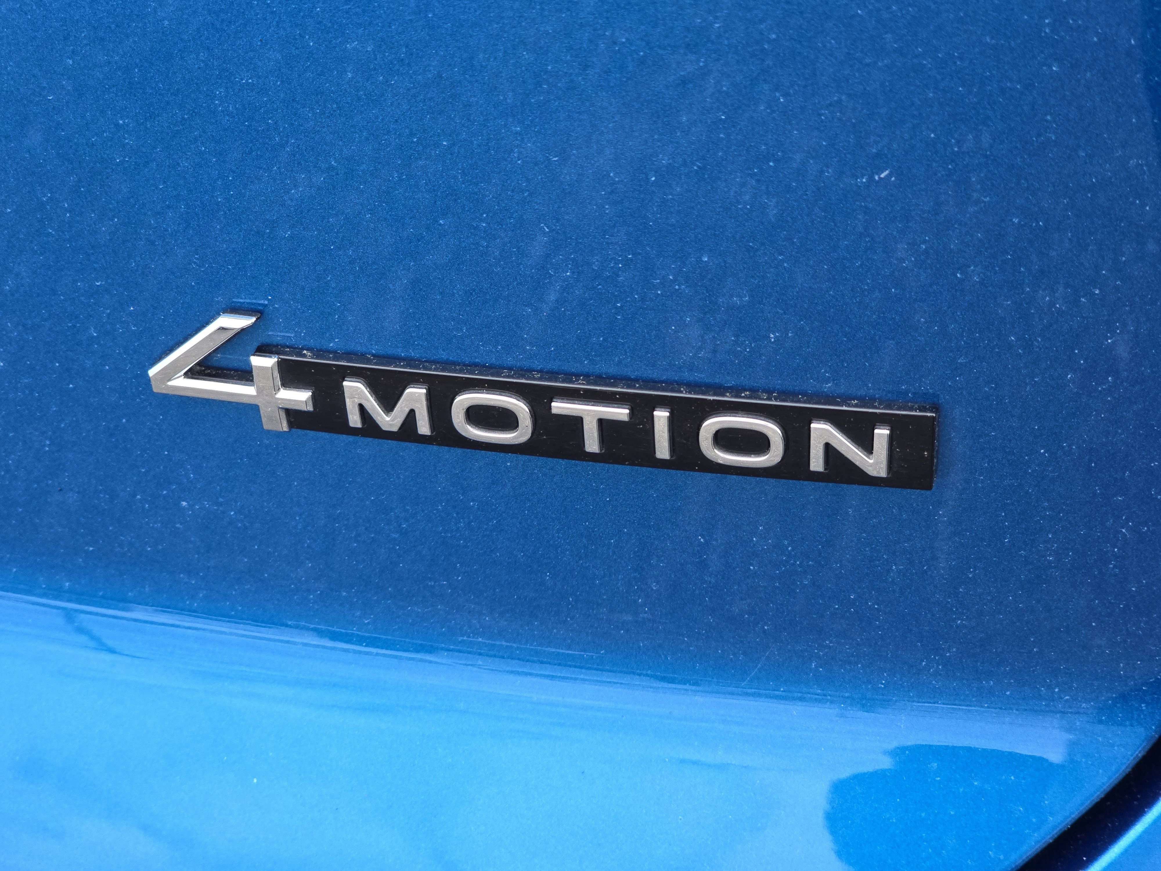 2024 Volkswagen Atlas Cross Sport SEL Premium R-Line