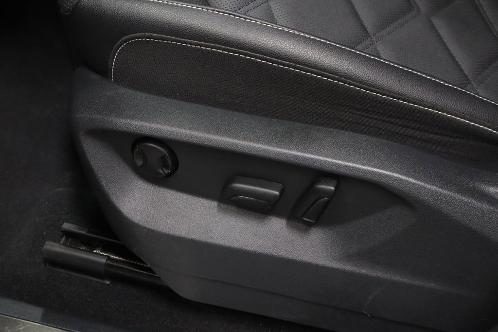 2025 Volkswagen Atlas SE