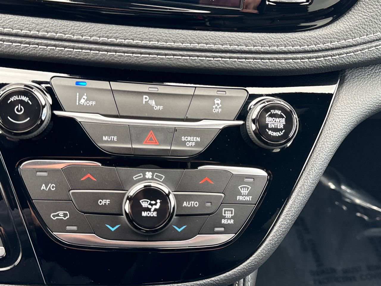 2026 Chrysler Pacifica Premium