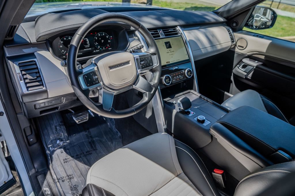 2023 Land Rover Discovery Metropolitan Edition