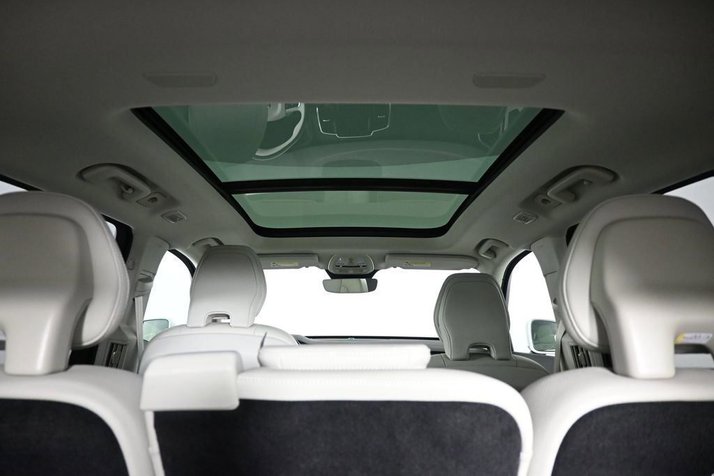 2025 Volvo Xc90 B5 Plus