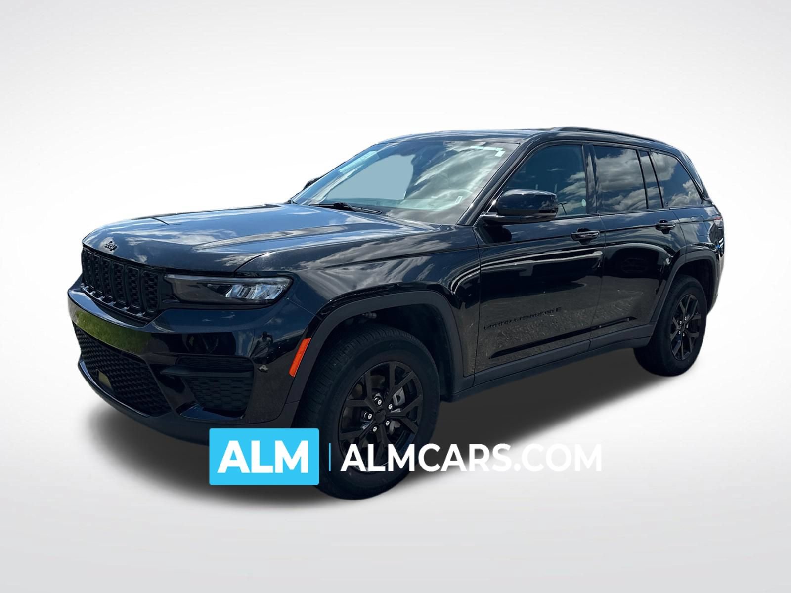 Used 2025 Jeep Grand Cherokee Altitude