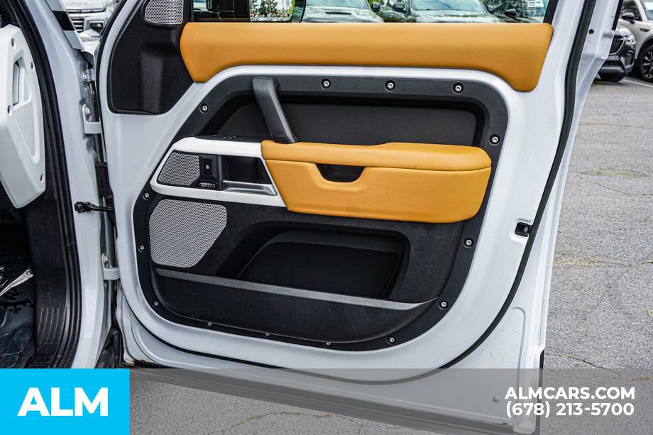 2023 Land Rover Defender 130 SE