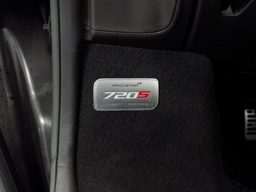 Used 2020 McLaren 720S Performance photo 15