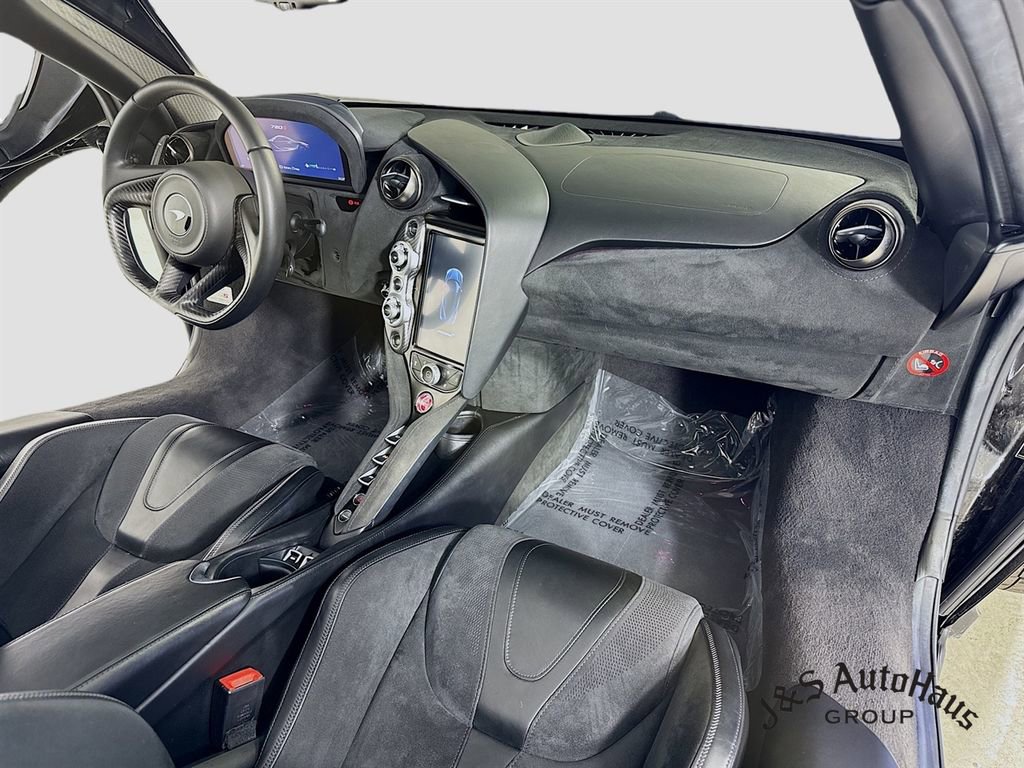 Used 2020 McLaren 720S Performance photo 33