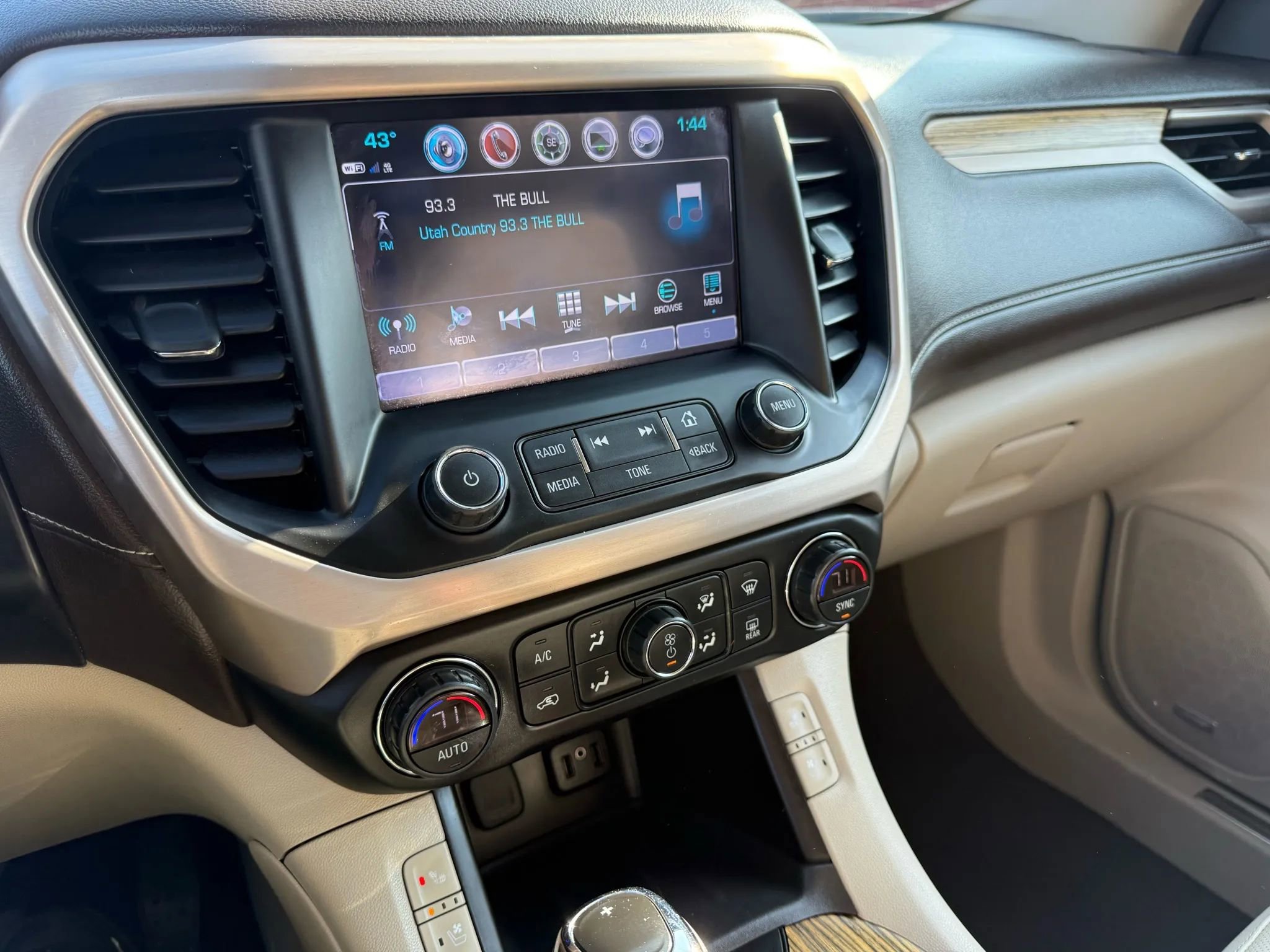 2019 GMC Acadia Denali