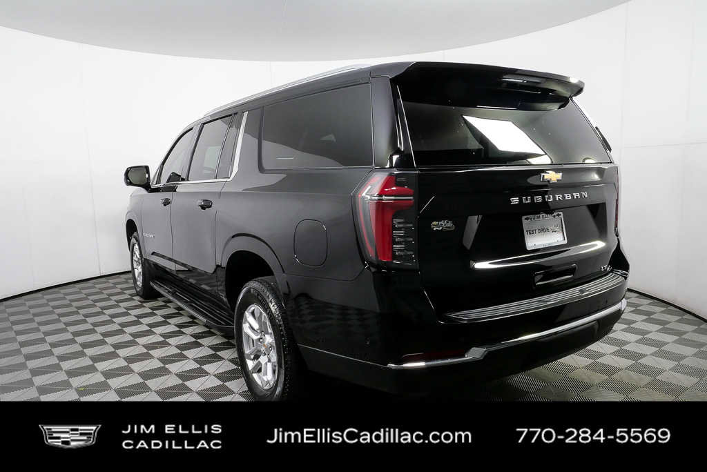 2025 Chevrolet Suburban LT