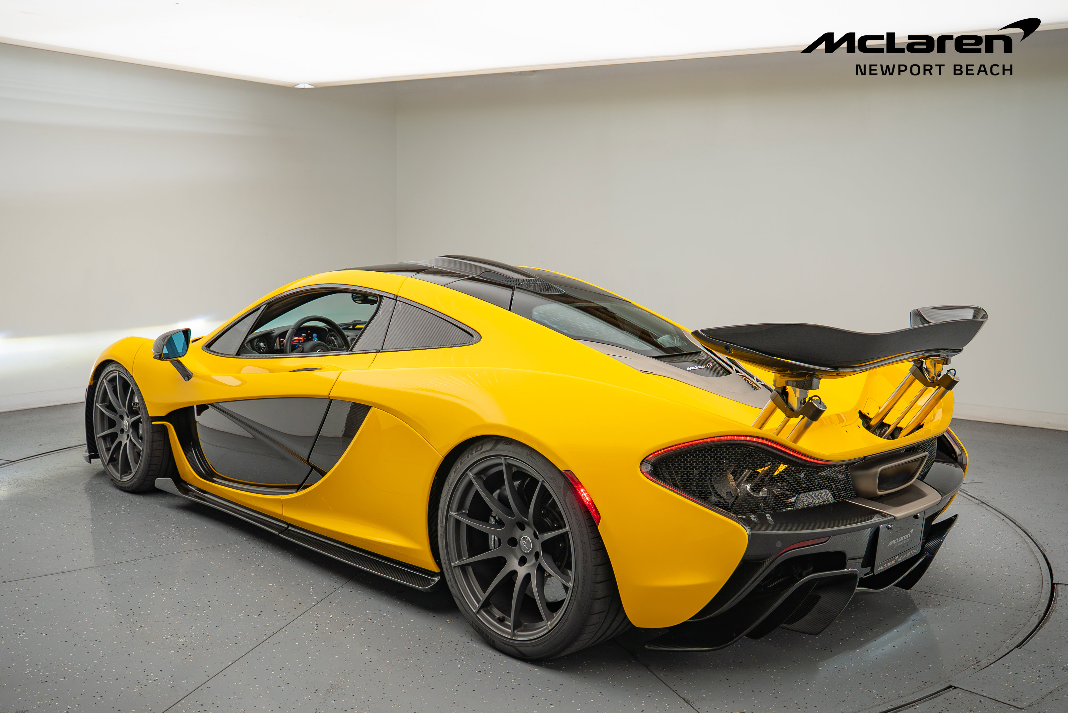 Used 2014 McLaren P1 photo 18